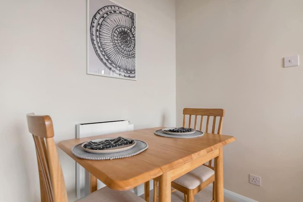1-Bed Seaside Apartment With Parking Κρόμερ Εξωτερικό φωτογραφία