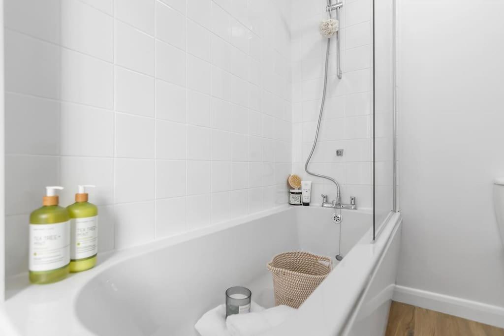 1-Bed Seaside Apartment With Parking Κρόμερ Εξωτερικό φωτογραφία