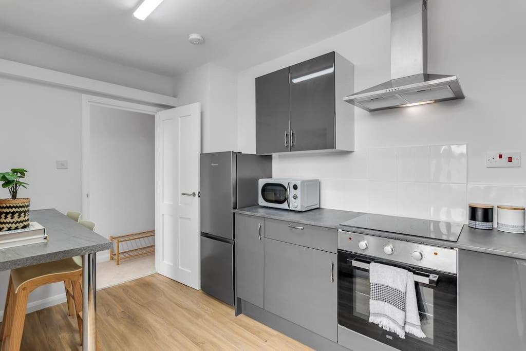 1-Bed Seaside Apartment With Parking Κρόμερ Εξωτερικό φωτογραφία