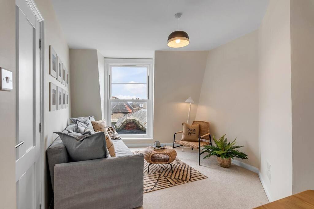 1-Bed Seaside Apartment With Parking Κρόμερ Εξωτερικό φωτογραφία